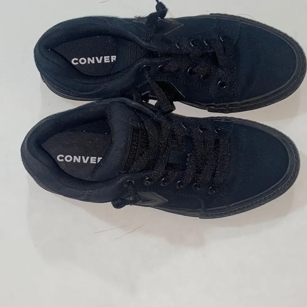 Converse All Star ⭐️ Shoes Size 2 Youth